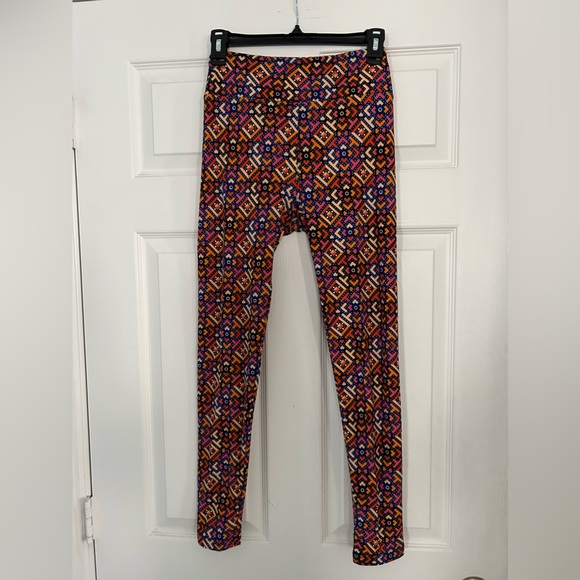 🦋 5/$25 - LuLaRoe Geometric Leggings - One Size (OS) fits sizes 2-10 - Picture 13 of 14